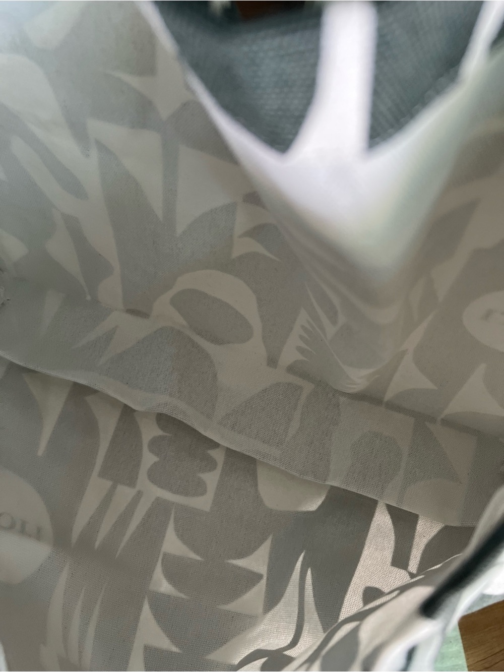 Vuori Cody Hudson Abstract Print Tote Bag - Picture 5 of 9